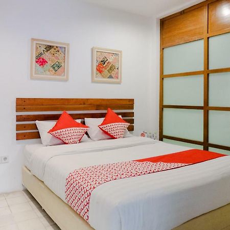 OYO 626 Augustina Home Malang Exterior foto