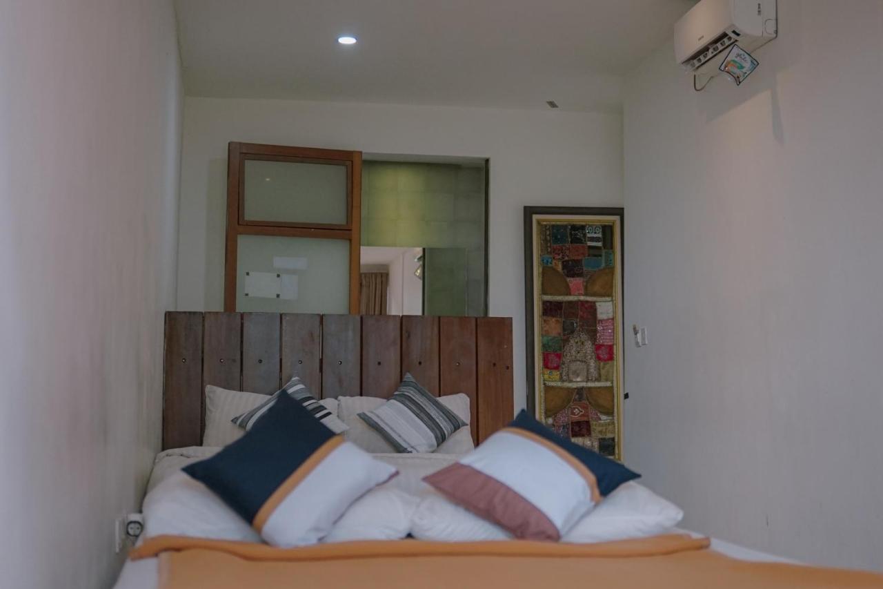 OYO 626 Augustina Home Malang Exterior foto