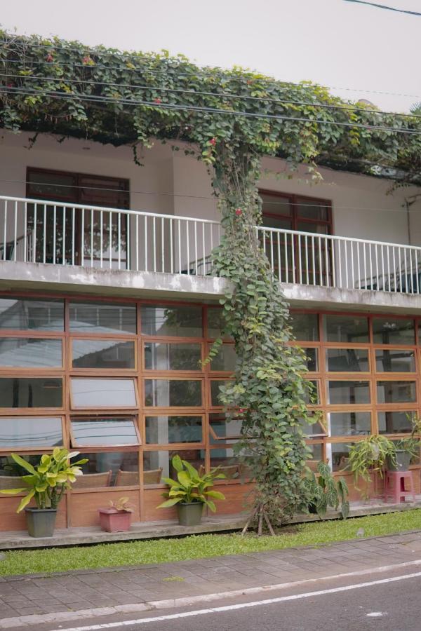 OYO 626 Augustina Home Malang Exterior foto