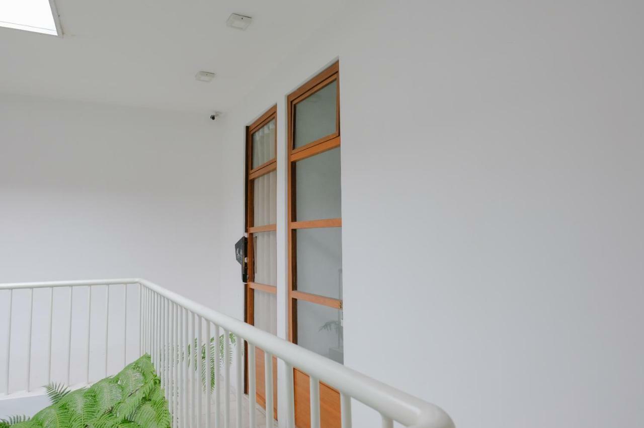 OYO 626 Augustina Home Malang Exterior foto