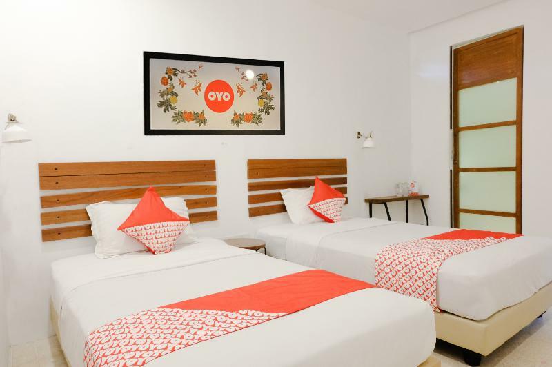OYO 626 Augustina Home Malang Exterior foto